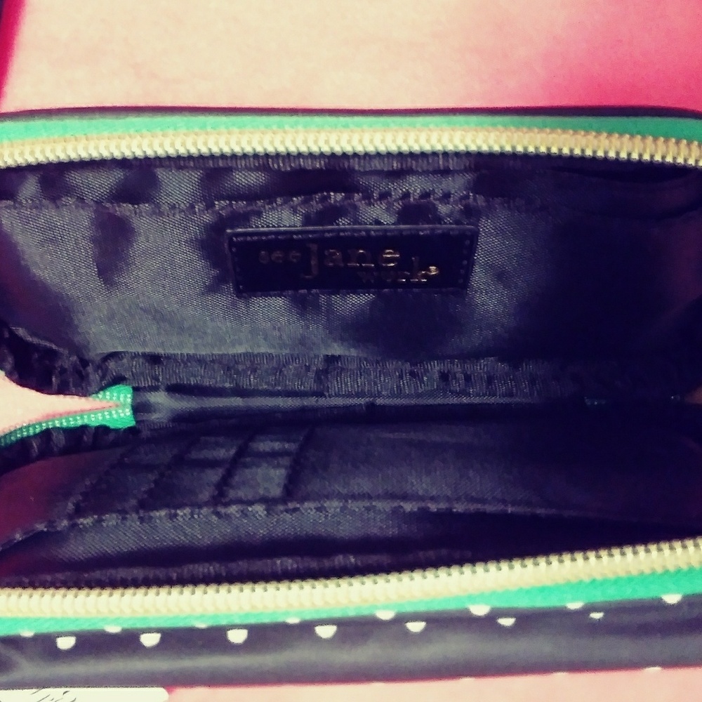 Essentials Case - Picture 6 of 8